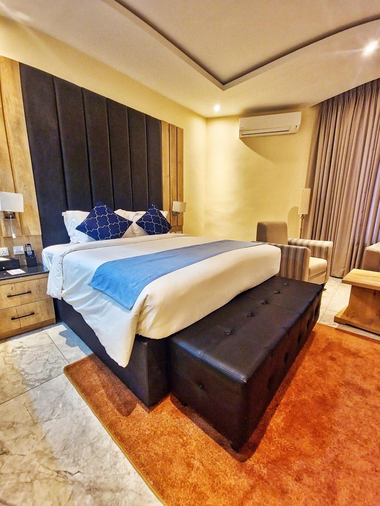 Vintano Hotel Lekki Esterno foto